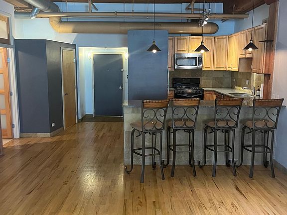 4th image of 900 S Wabash Ave APT 504