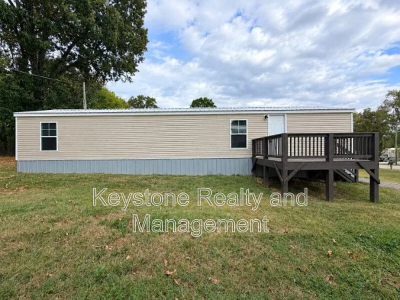 2740 Ann Dr #B