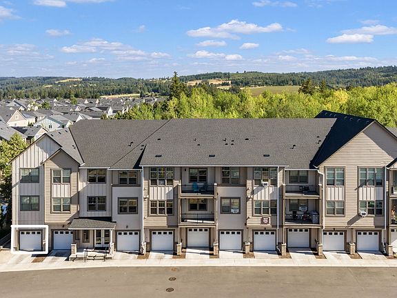 3rd image of 16417 NW Chadwick Way Unit 201