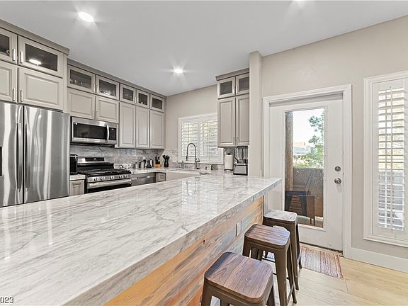 4th image of 5250 S Rainbow Blvd Unit 2037