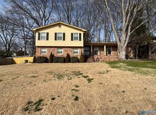 1305 Hiwan Trl SE, Huntsville, AL 35802