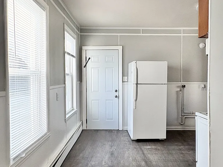14 College St #3 — Photo 4