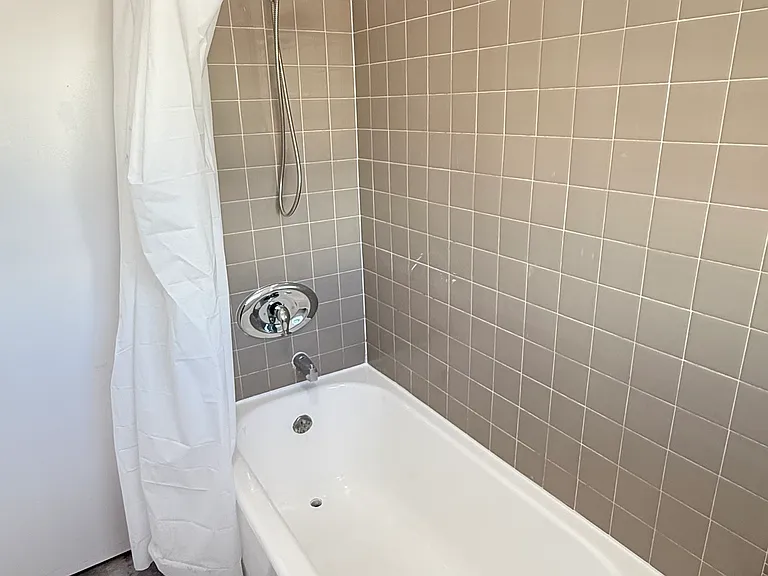 10257 Santa Monica Blvd #13 — Photo 19