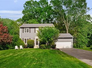 84 Country Hill Ln, North Kingstown, RI 02852