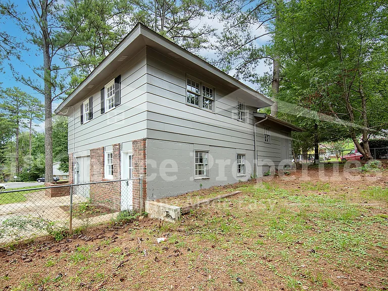 1037 Dawn Dr — Photo 4