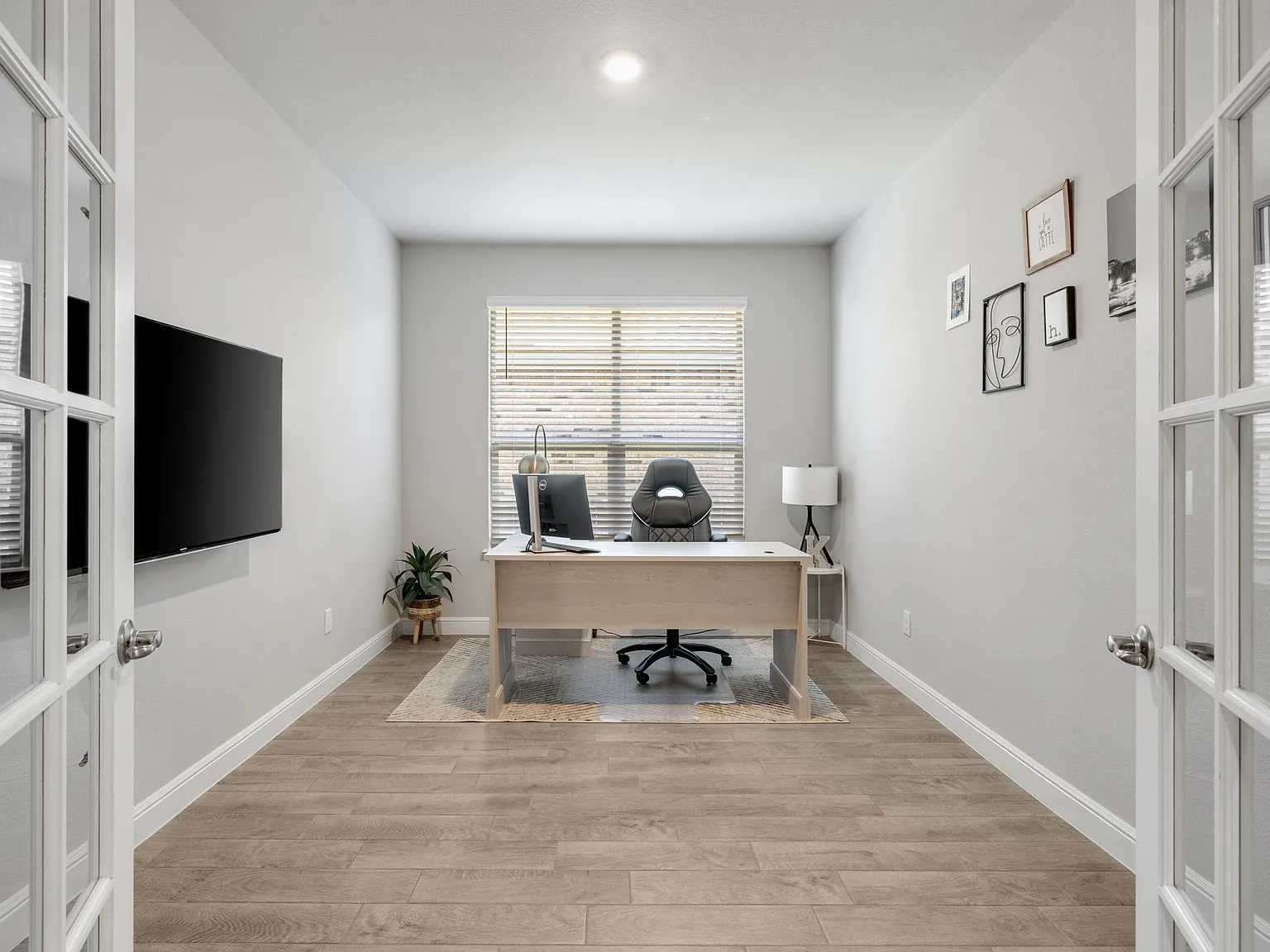 4 bed, 2189 sqft, $2,450 — Photo 1