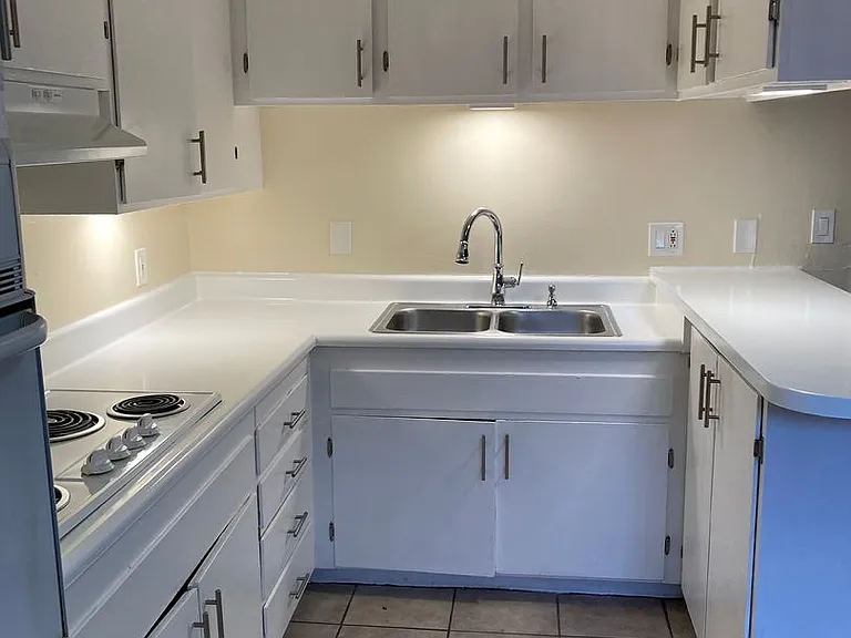 52nd Street Apartments — Photo 24