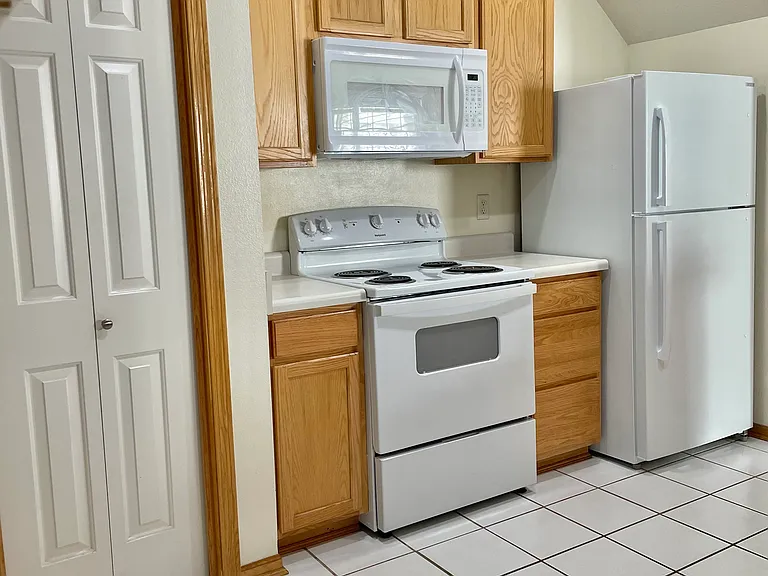 3805 NE Gardenia Ln — Photo 7