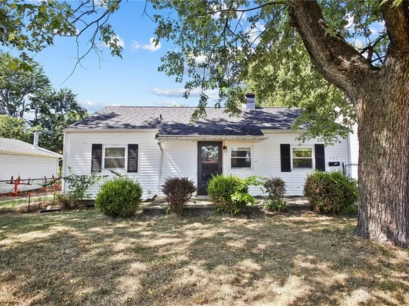 869 S Maple Ave, Fairborn, OH 45324