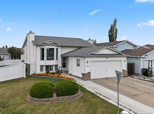 15404 73rd St NW, Edmonton, AB T5Z 2X9