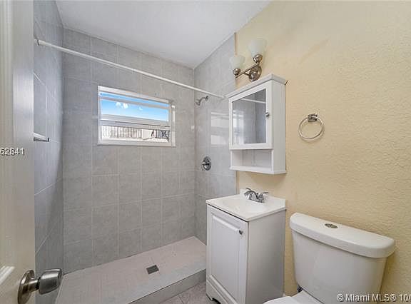 Newly renovated attractive 1/1 for lease.