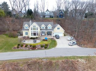 6579 Heron Bay Dr, Saugatuck, MI 49453