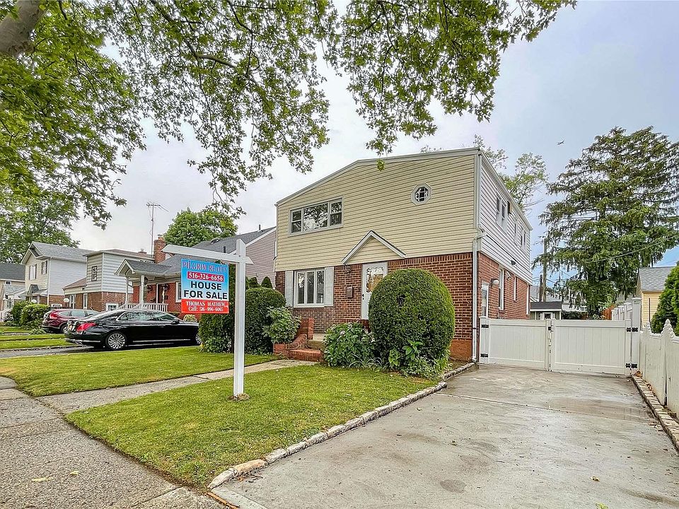 1st image of 22 Lakeville Drive