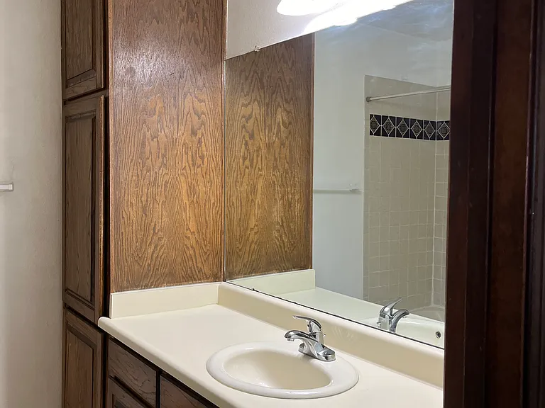 full bath upstairs