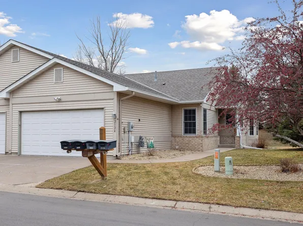 2124 Southwind Rd, Maplewood, MN 55109