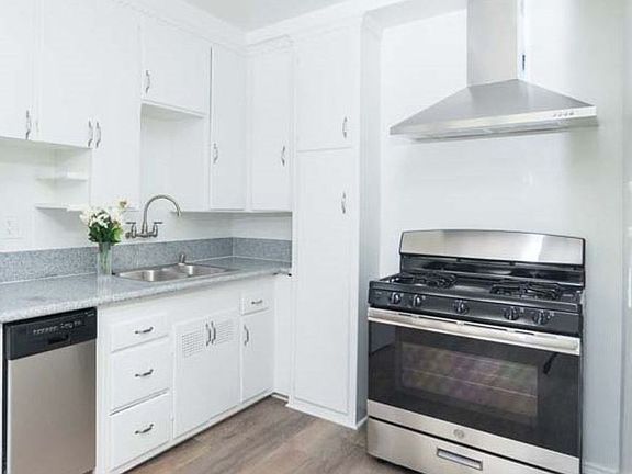 5th image of 826 S Serrano Ave #7271814