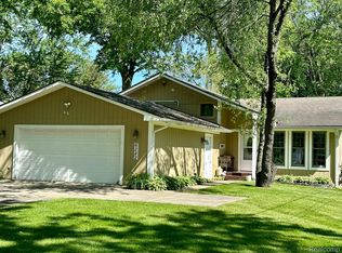 6282 Barker Dr, Waterford, MI 48329