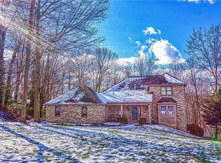 140 Hickory Dr, Sewickley, PA 15143