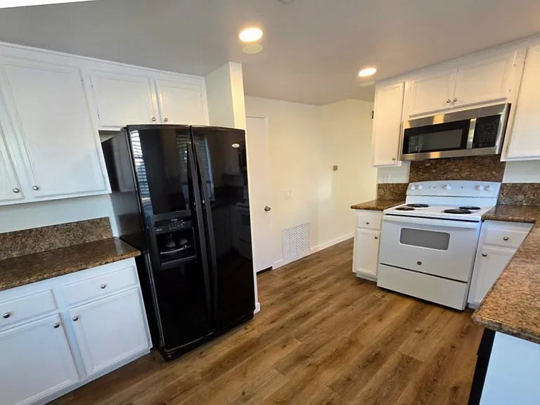 9528 Bayamon Rd — Photo 2