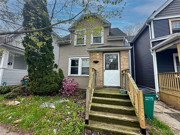 2nd image of 32 Custer St