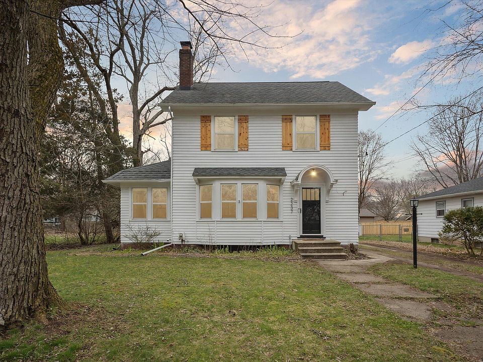 1st image of 2237 Brook Dr
