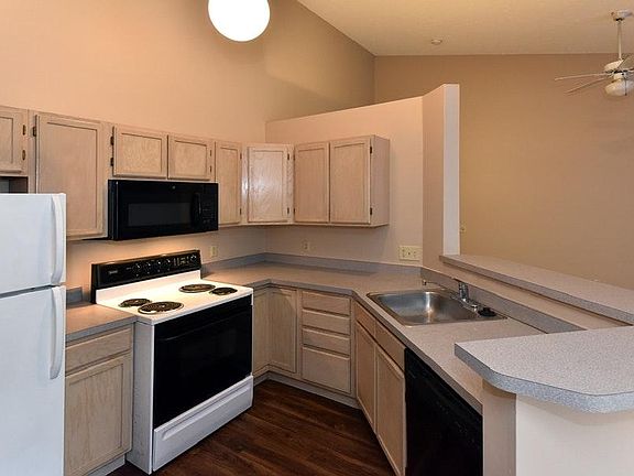 2nd image of 1460 Buckingham Gate Blvd Unit E