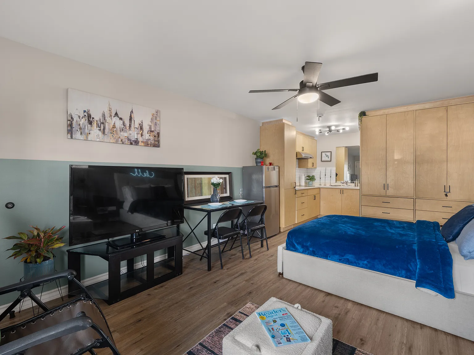 1 bed, 350 sqft, $2,200 — Photo 3