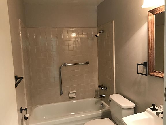 3rd image of 185 El Camino W APT 17