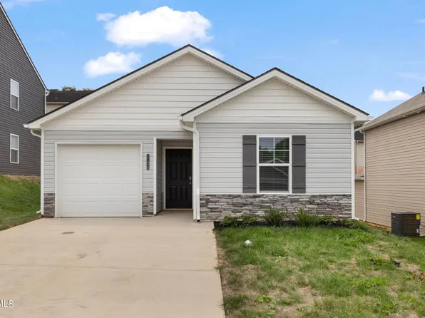 1134 Clearwater Ln, Johnson City, TN 37601