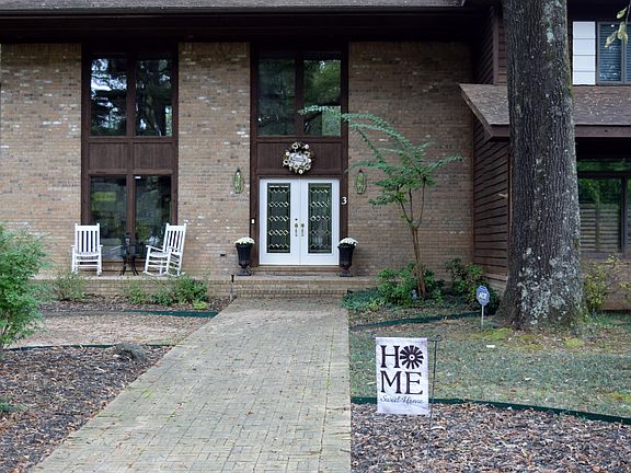4th image of 3 Country Club Ln
