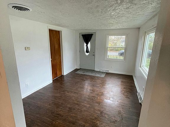 4th image of 2741 Edgewood St