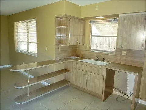 3 bed, 1849 sqft, $4,450 — Photo 2