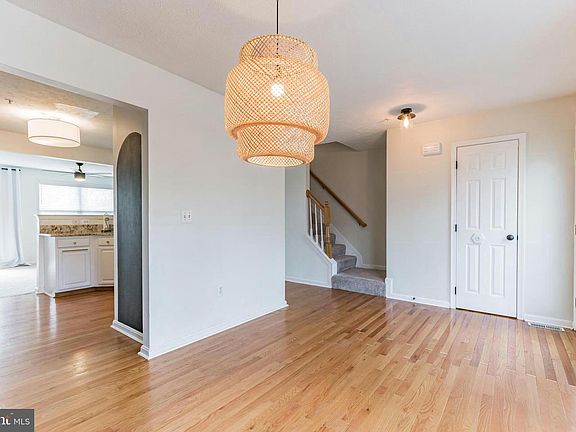4th image of 7971 Delores Ct