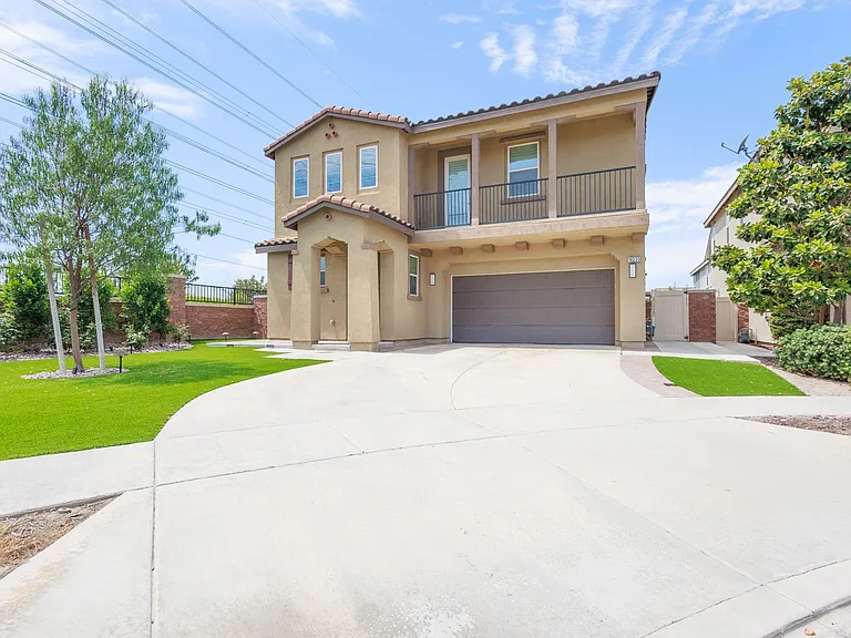 16220 Retreat Ct — Photo 1