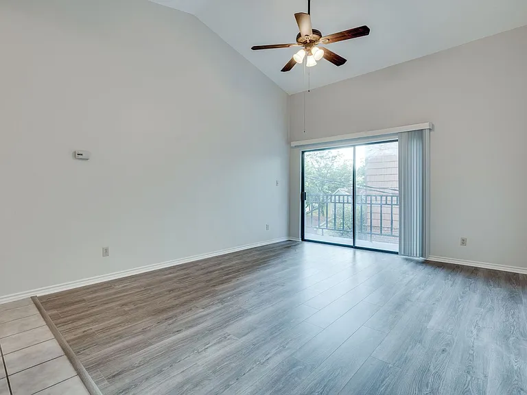 1908 San Antonio St #306 — Photo 8