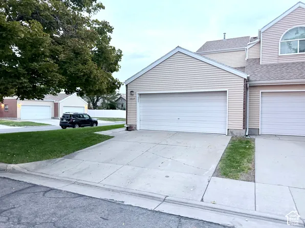 5037 S Scarsdale Ct, Salt Lake City, UT 84129