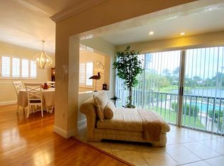 4150 Crayton Rd APT 8B, Naples, FL 34103