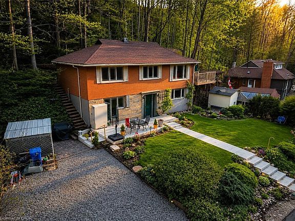 3rd image of 1343 Hidden Valley Rd
