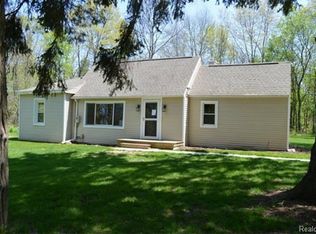 4075 Seim Rd, Howell, MI 48843