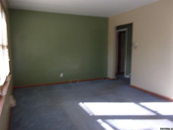 4th image of 22 Lee Ave