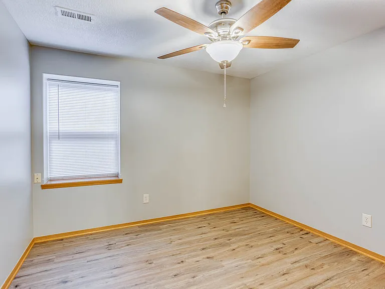 1028 E Karla Ct — Photo 25