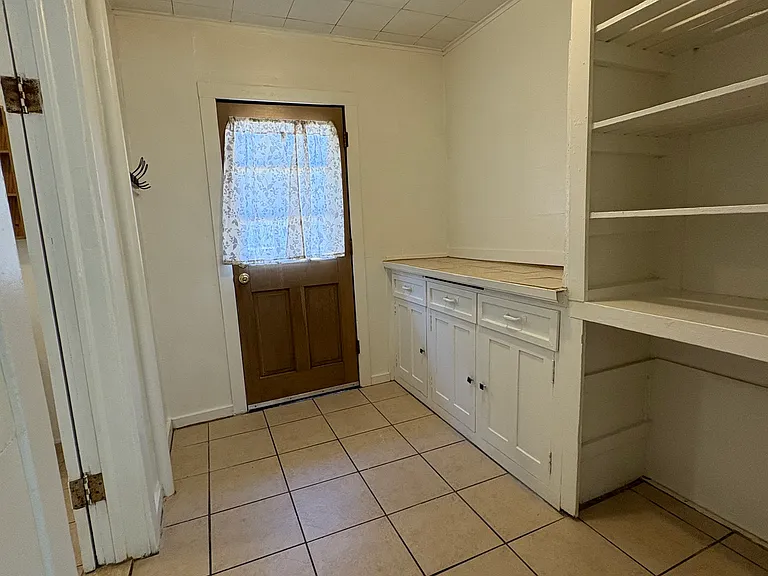 1009 Oregon St — Photo 9