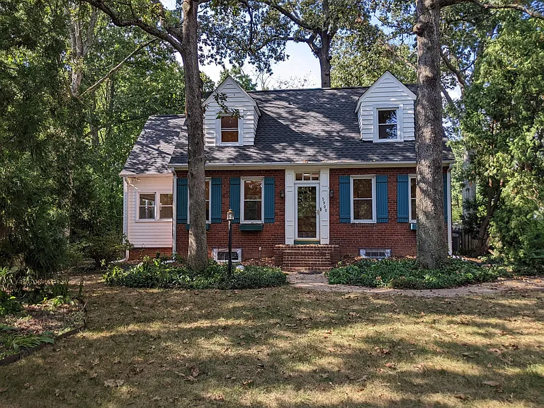 5900 Valley View Dr — Photo 4