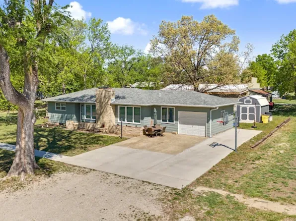 315 E 6th St, Solomon, KS 67480