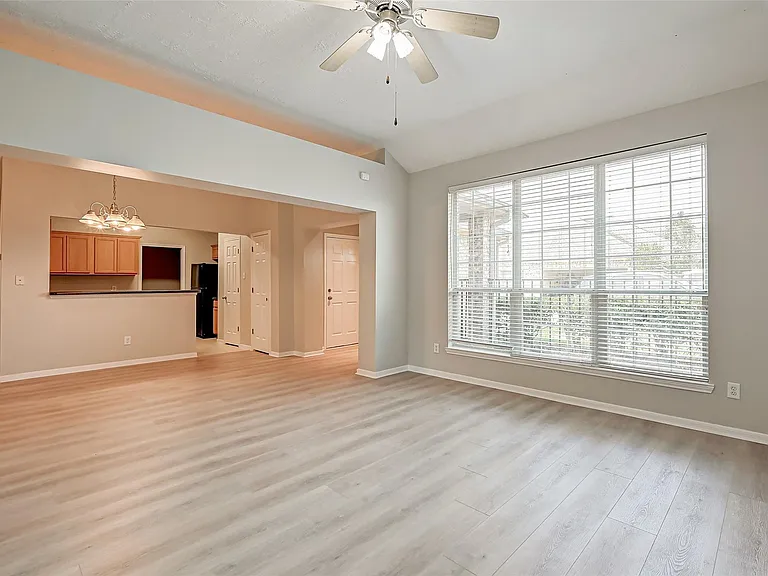 717 Cedarwood Dr — Photo 8