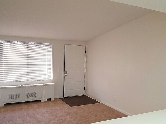 2nd image of 207 Falls Ct APT D
