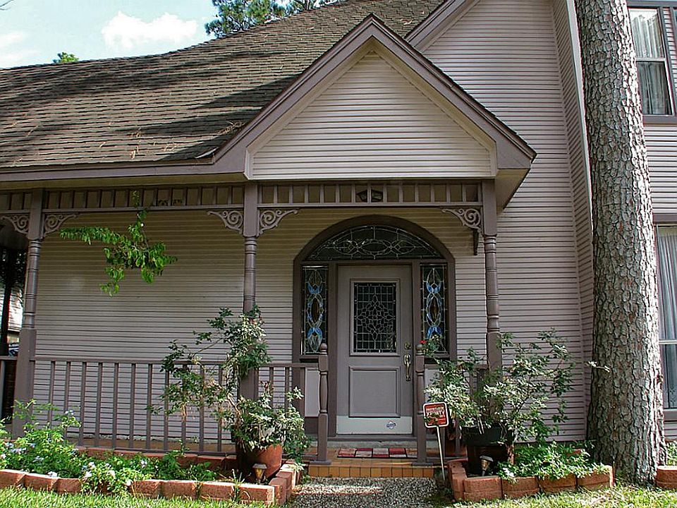  Welcome! Your guests are greeted with a wrap around front porch and a front door with custom stained glass.