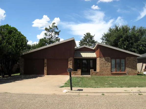 311 Douglas St, Levelland, TX 79336