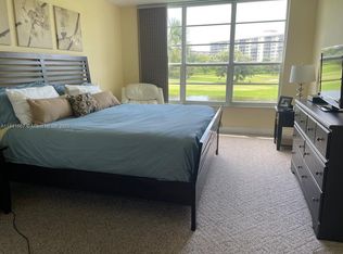 555 Oaks Ln APT 203, Pompano Beach, FL 33069