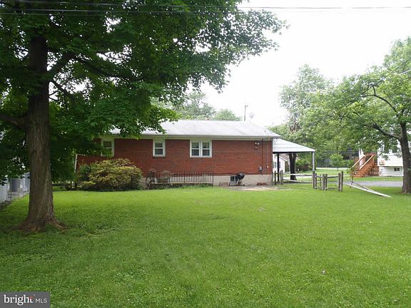 2nd image of 2319 Rockwell Ave